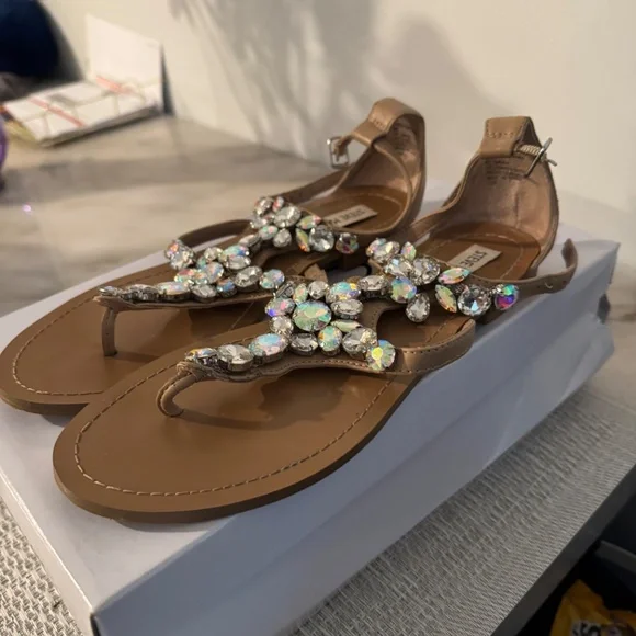 Shoes - Picture 2 of 3